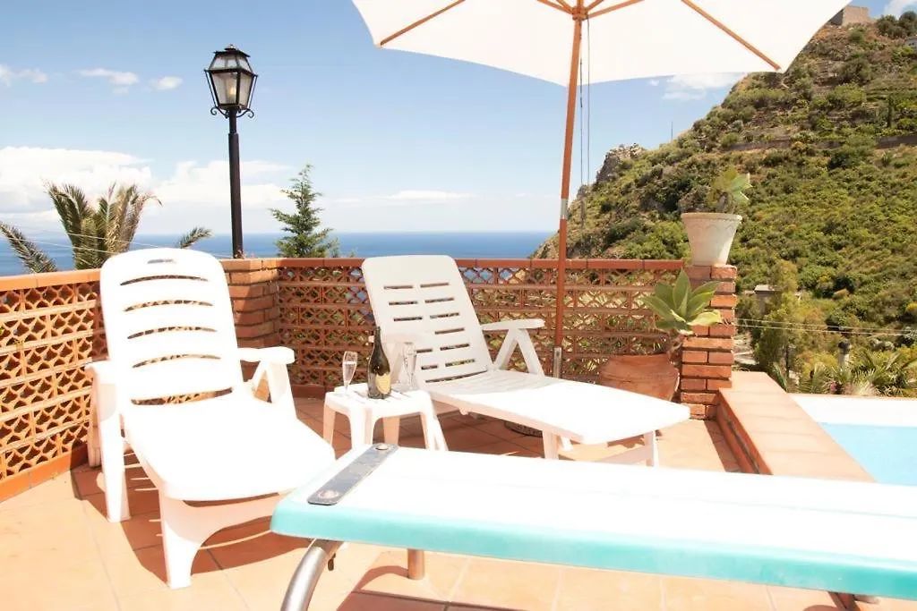 Villa Zen Taormine 0*,